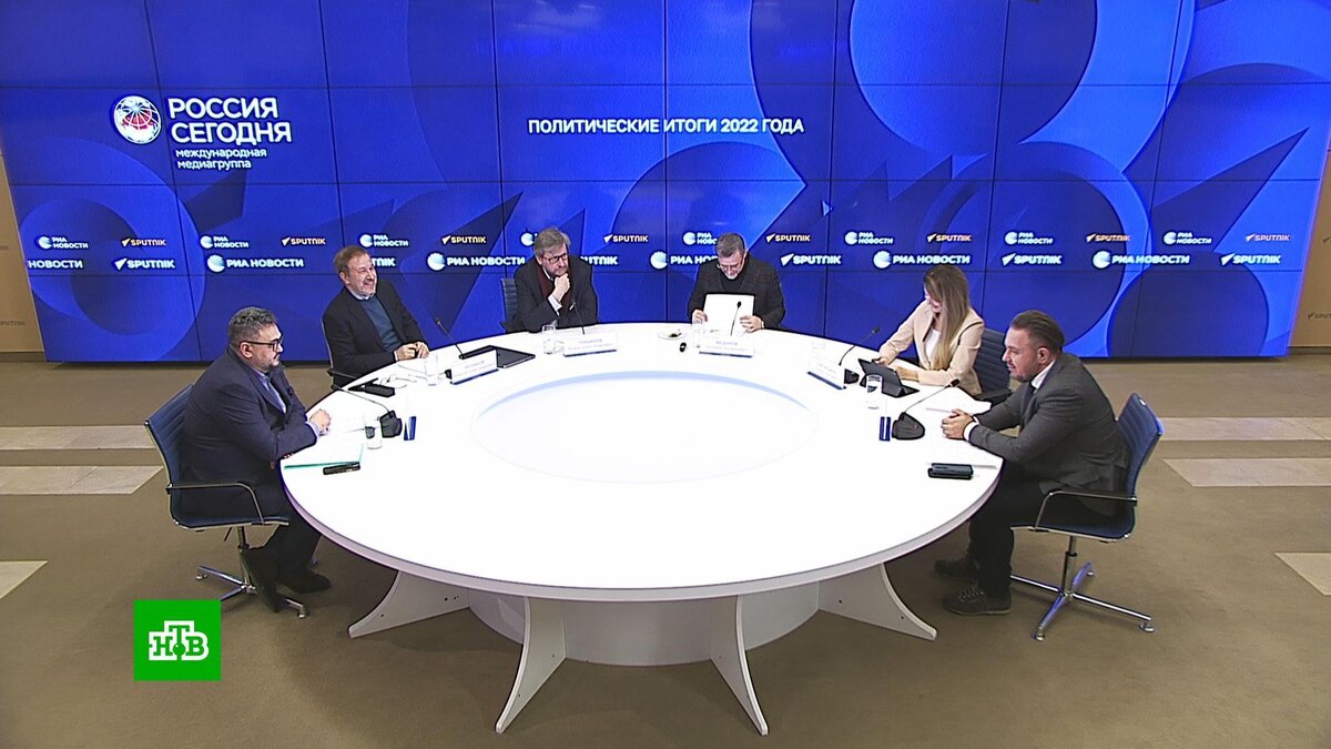    Сплоченность россиян и устойчивость экономики страны: эксперты подвели политические итоги года
