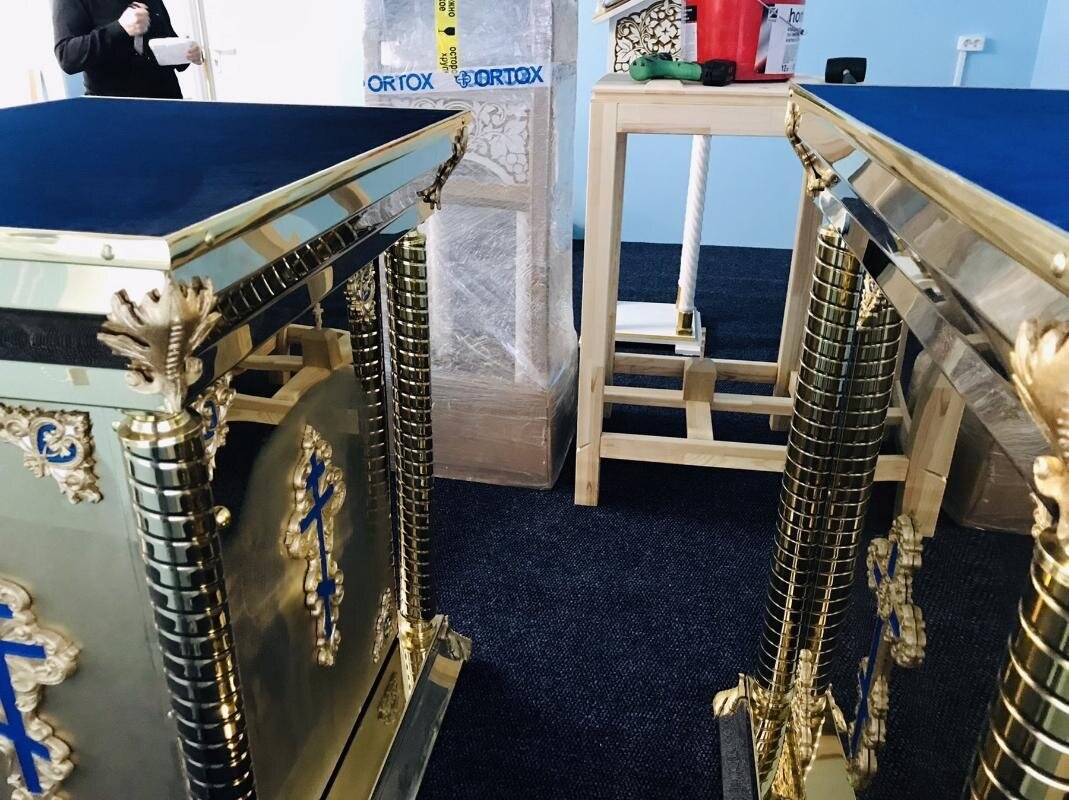    В храме при Сургутской ОКБ устанавливают иконостас