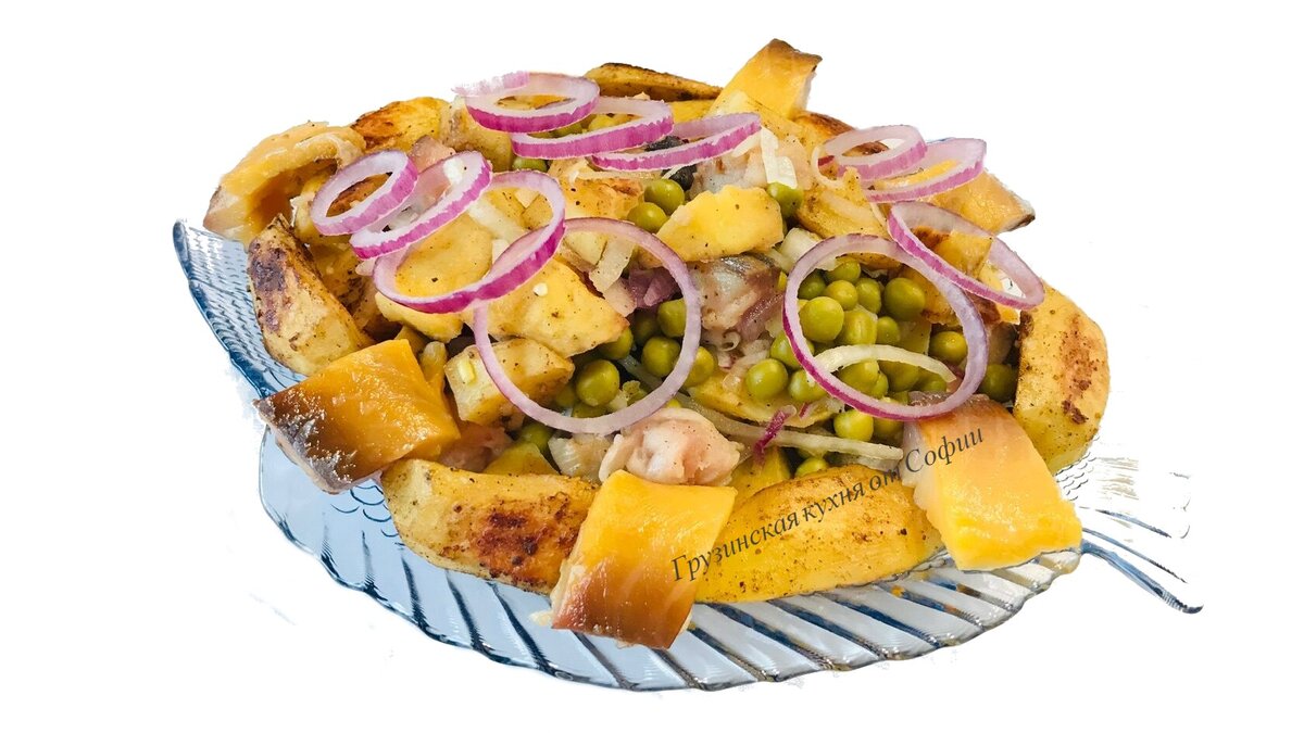 Слоеный салат с копченой рыбой и картофелем. Рецепт с фото