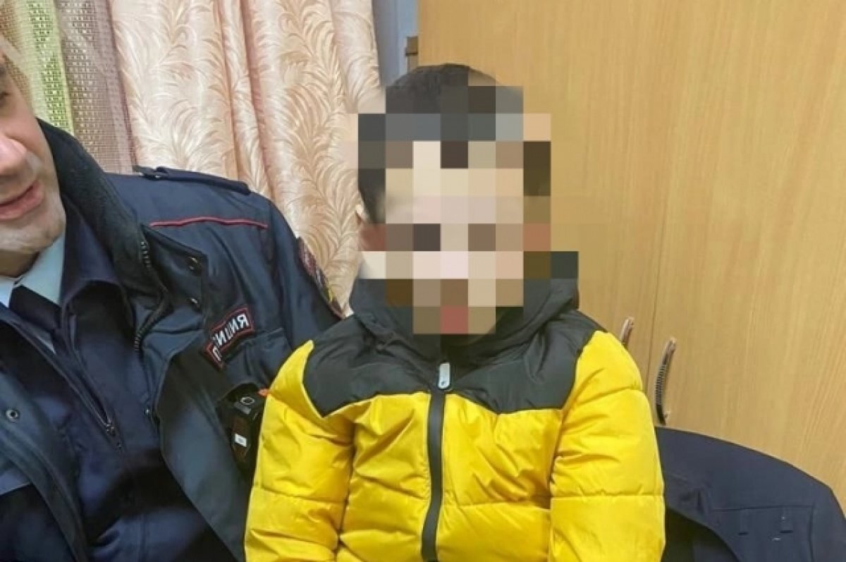    В Новосибирске нашли 7-летнего мальчика без родителей на МЖК