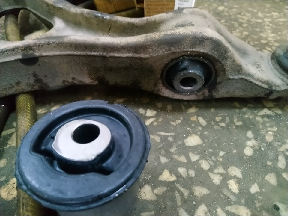 резиновые сайленты в передние рычаги