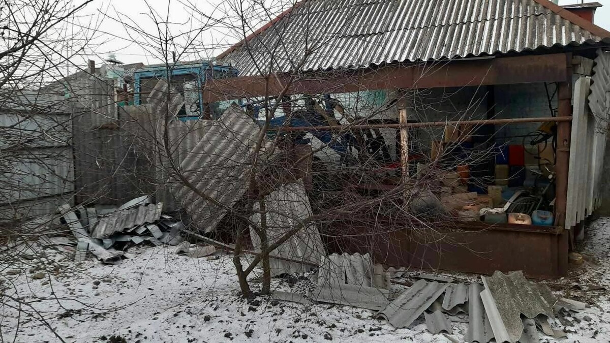     В результате обстрела с украинской стороны в городе Шебекино Белгородской области. Пострадали два человека, заявил глава региона Вячеслав Гладков.