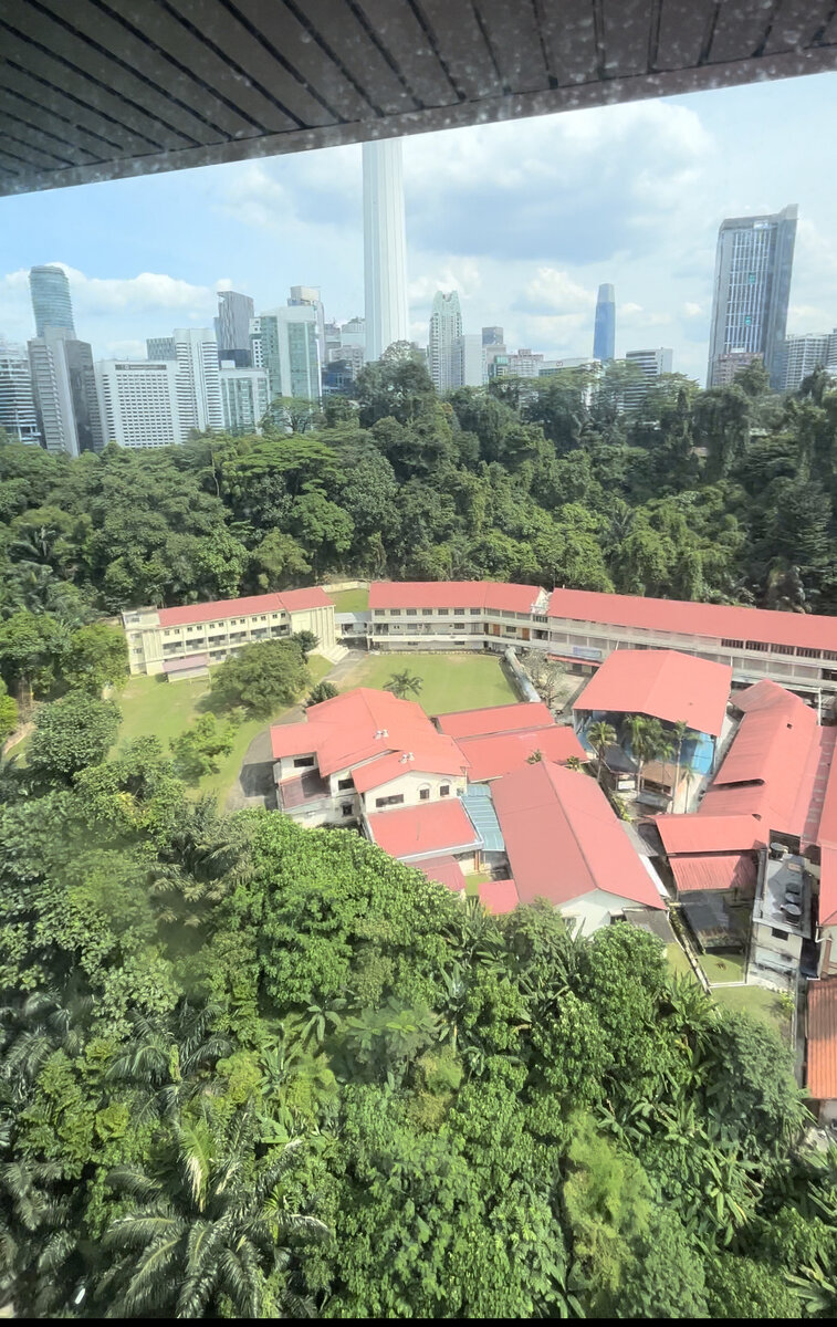 Вид из окна нашего отеля