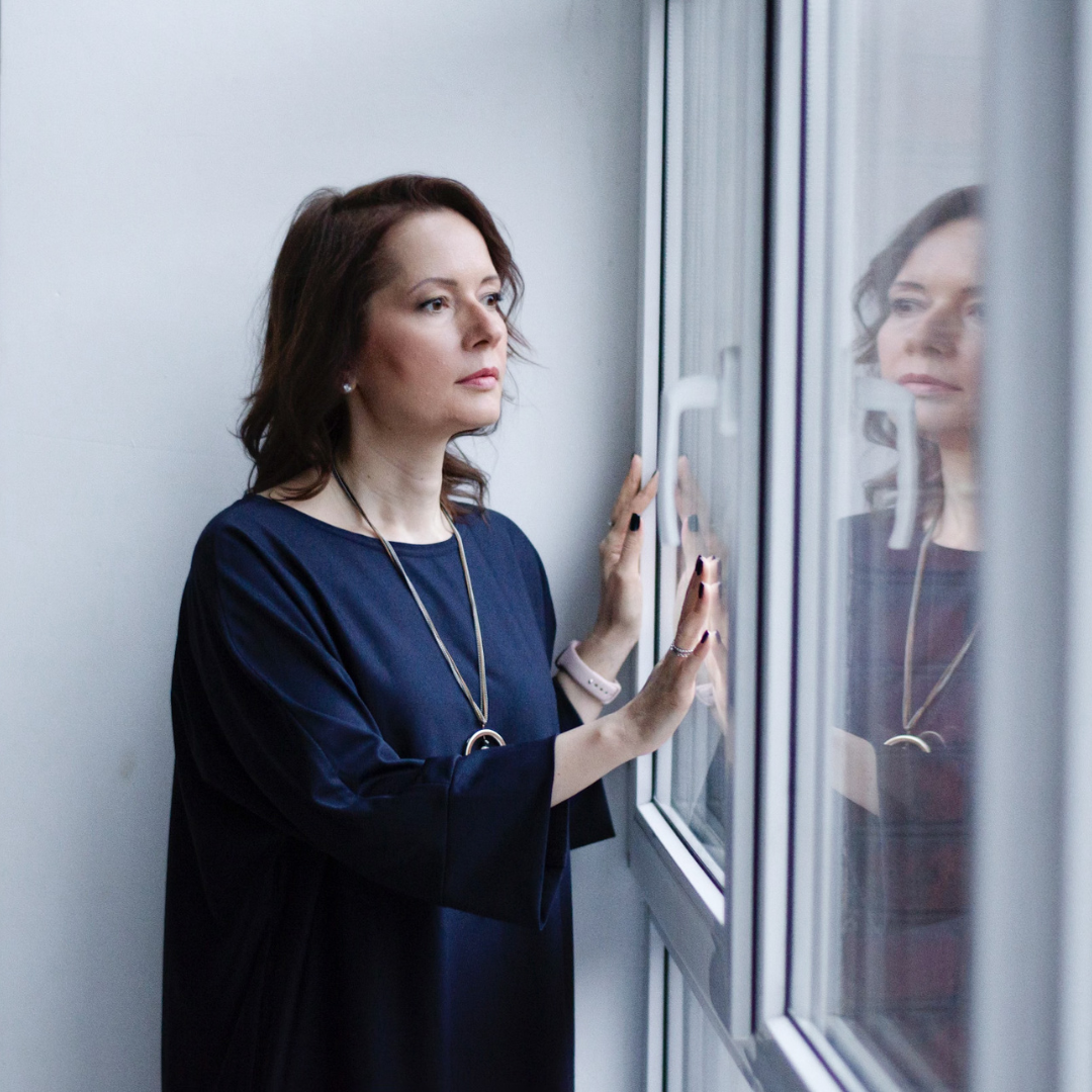 фото символизирует недоступность успеха за стеклом