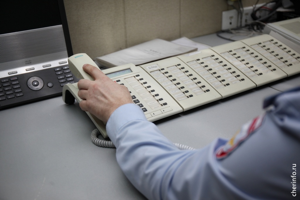    В полицию об угоне заявил 24-летний водитель "Мазды".