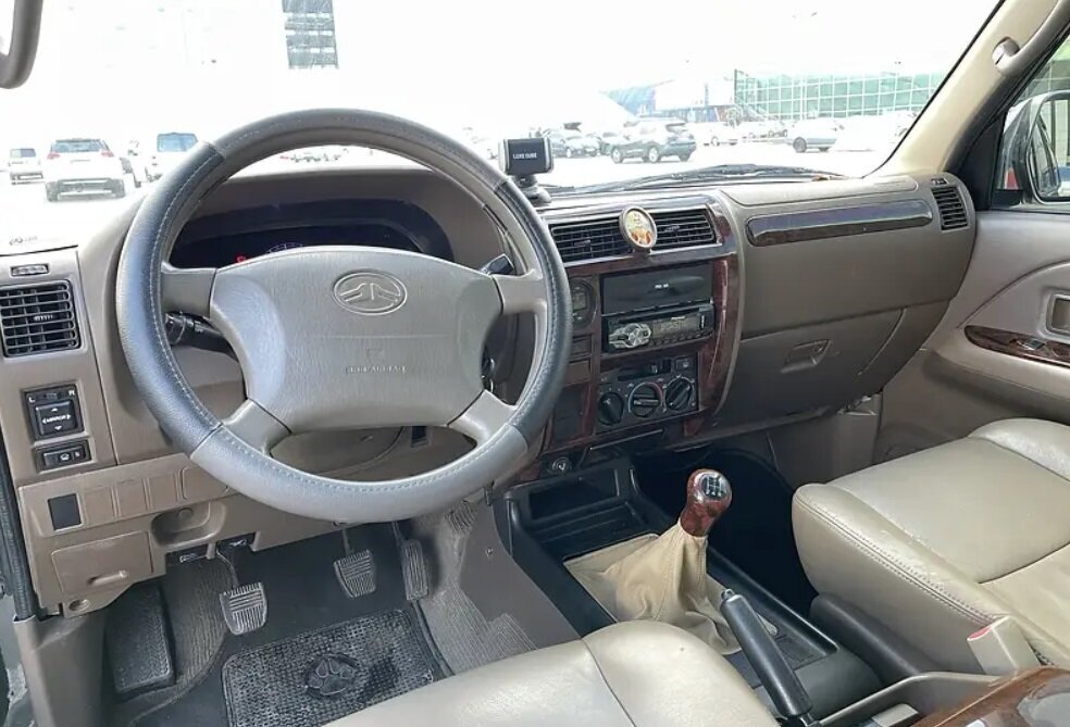 Салон из поколения в поколение сохраняет архитектуру центральной консоли.