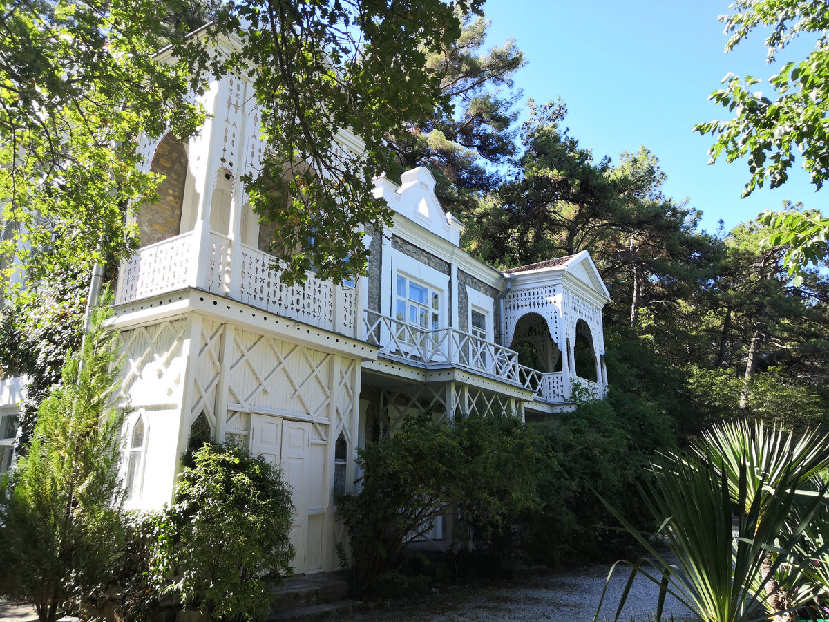 Большой дачный дом братьев Короленко. Все фото из личного архива.