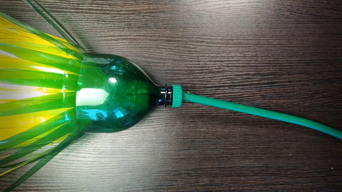 Чудесная идея переработки пластиковых бутылок. Восхитительный садовый декор