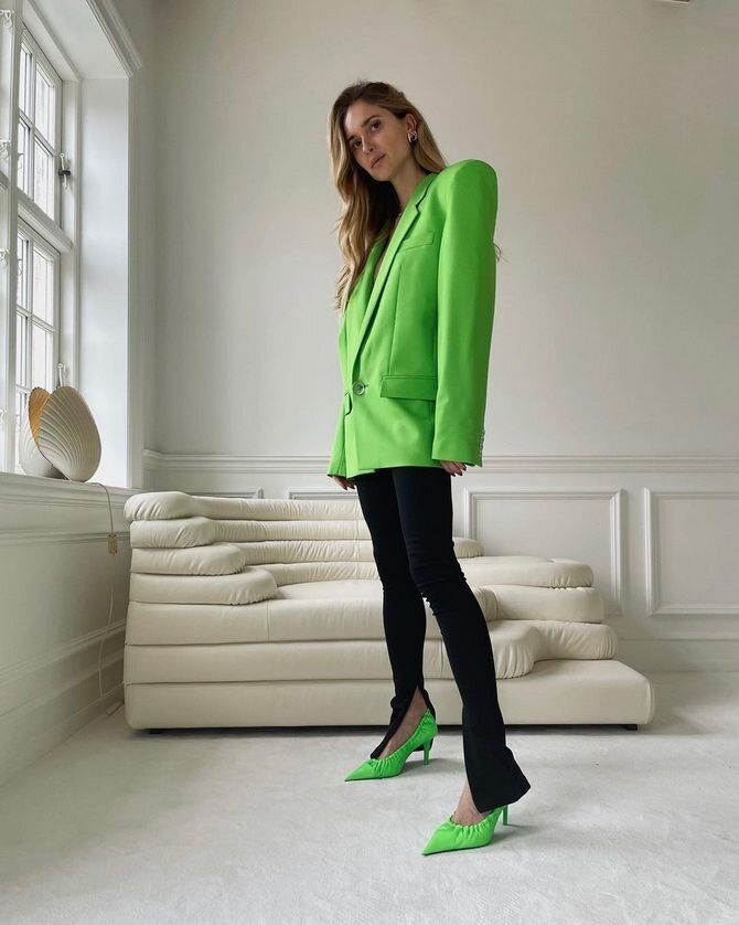 С чем носить зелёные туфли?