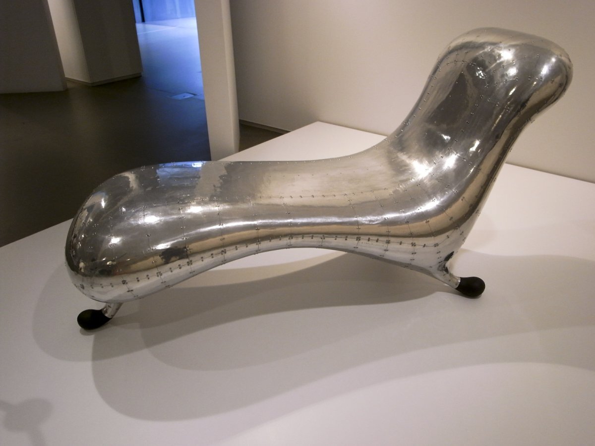 Шезлонг Lockheed Lounge от Marc Newson. Источник: интернет