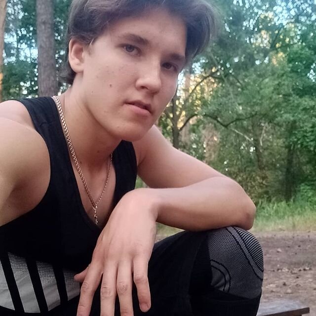 Это Я в прошлом году. Мне 15 лет)