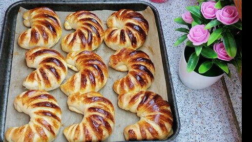 Сдобные булочки с начинкой из творога