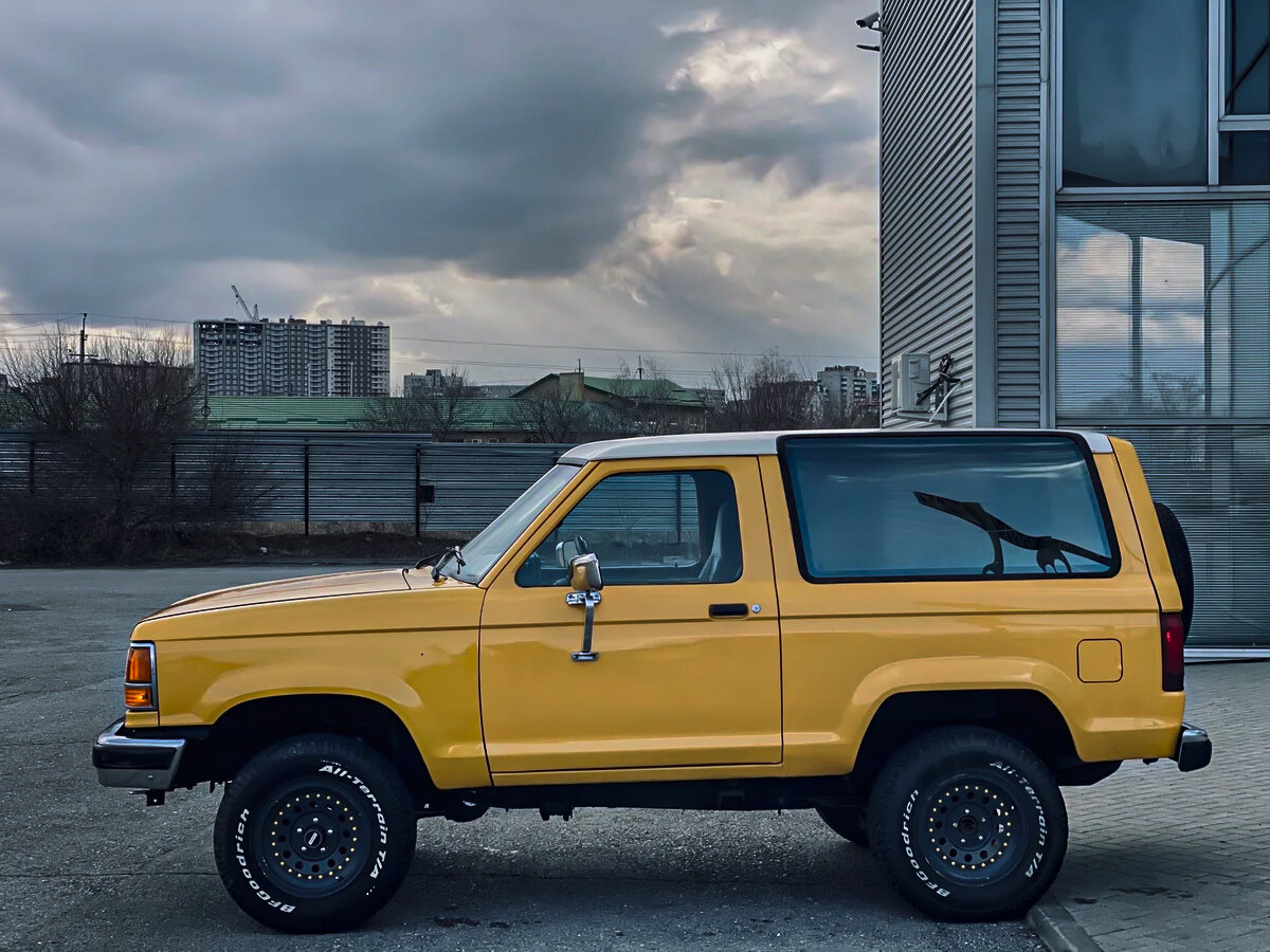 Ford Bronco II (фото с сайта авто.ру)