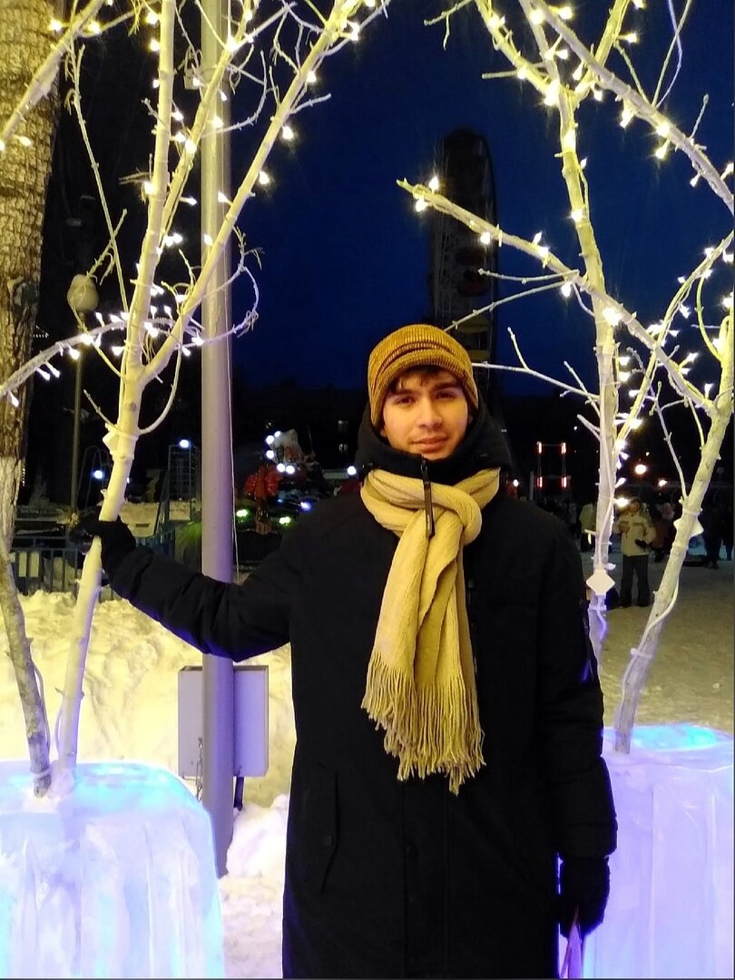 Вот он этот смелый дяденька с большими усами. Фото автора