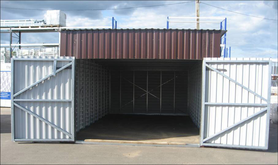 Легкие стальные тонкостенные конструкции применяются при строительстве различных по сложности построек и отлично подходят для монтажа гаражей. Ангары для спецтехники представляют собой постройку хозяйственного назначения и чаще всего располагаются неподалеку от промышленного объекта. Зачастую эта постройка предназначена не только для содержания, но и для обслуживания спецтехники. Именно поэтому от того насколько качественно будет выполнен монтаж конструкции зависит удобство использования гаража.