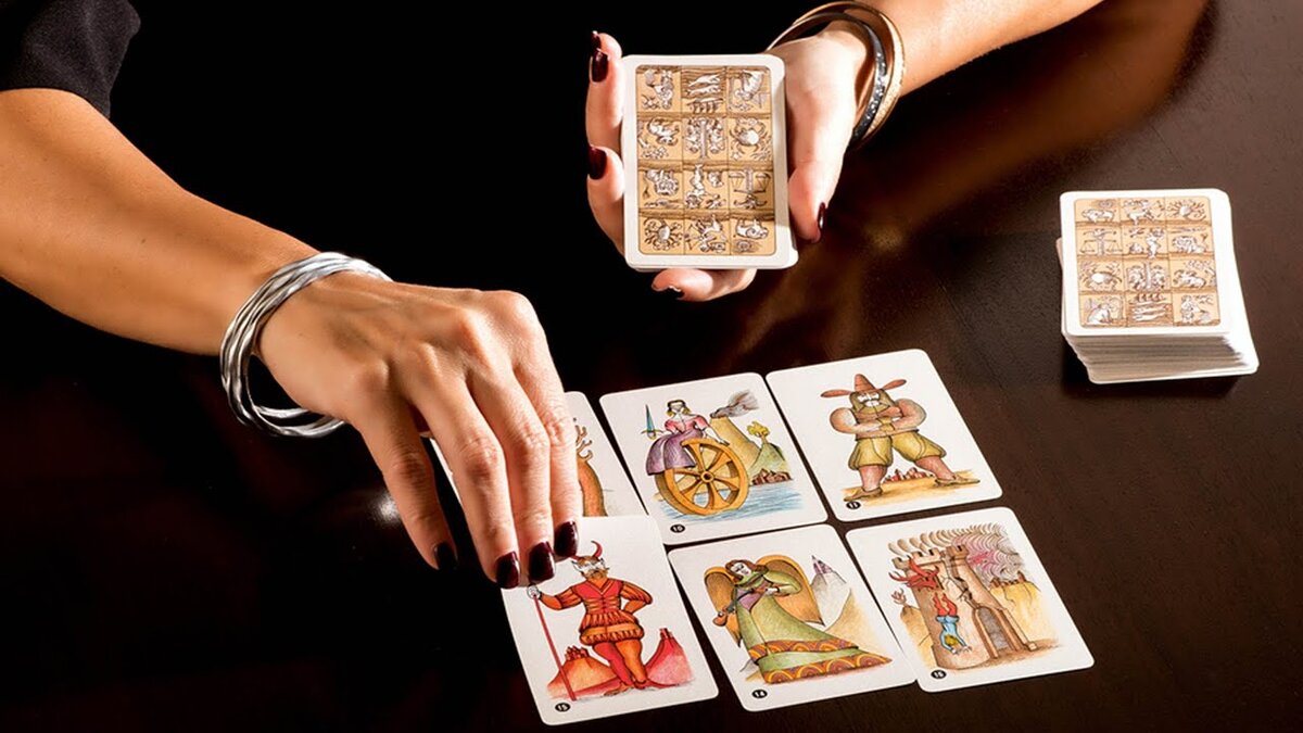 Карты таро ласиграс для начинающих 36 штук. Гид таро для начинающих. Таро smith-waite tarot deck. Таро для тебя. Карты таро gif.