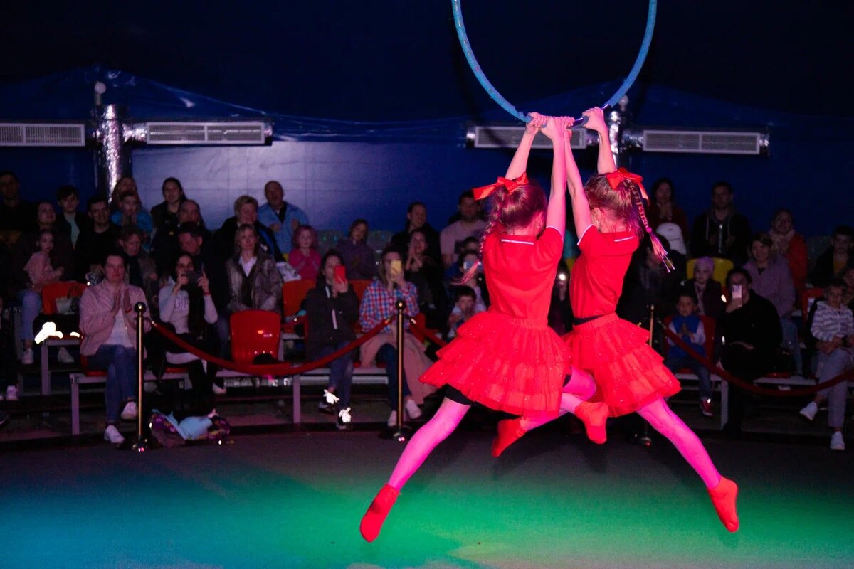 В Академии цирка юным гостям помогут освоить фокусы, жонглирование и даже акробатику
