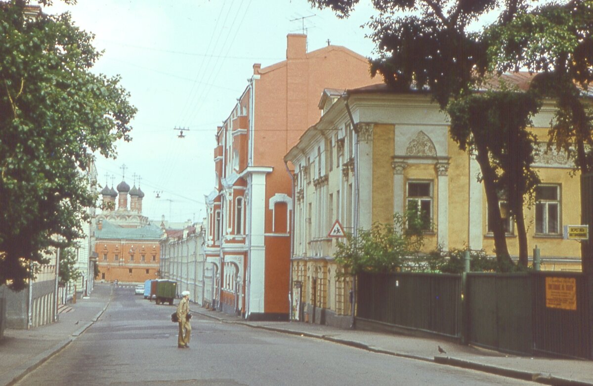 петровская улица москва