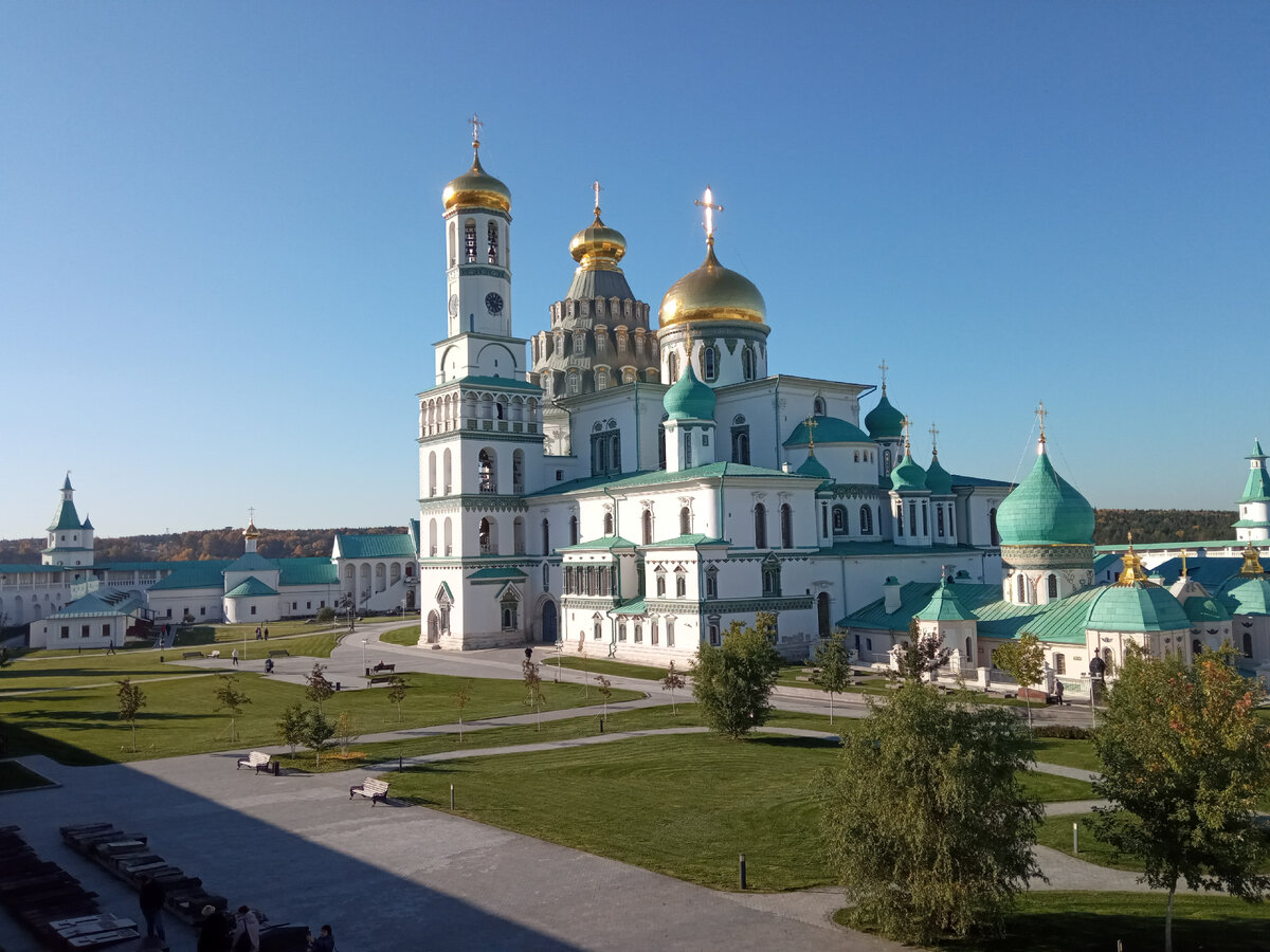 Вид с монастырской стены