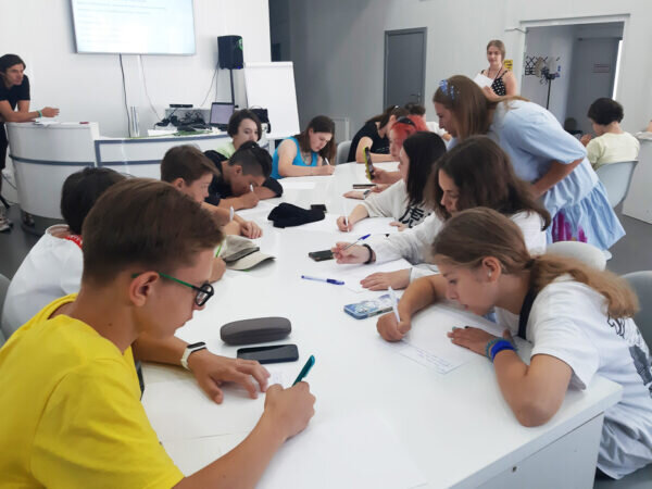    Письмо учителю будущего из ВДЦ «Смена». Пишем бок о бок, но каждый от себя