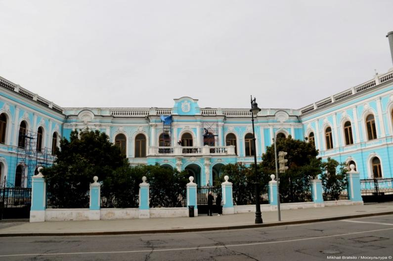 Здание Нового театра - усадьба Салтыковых-Чертковых