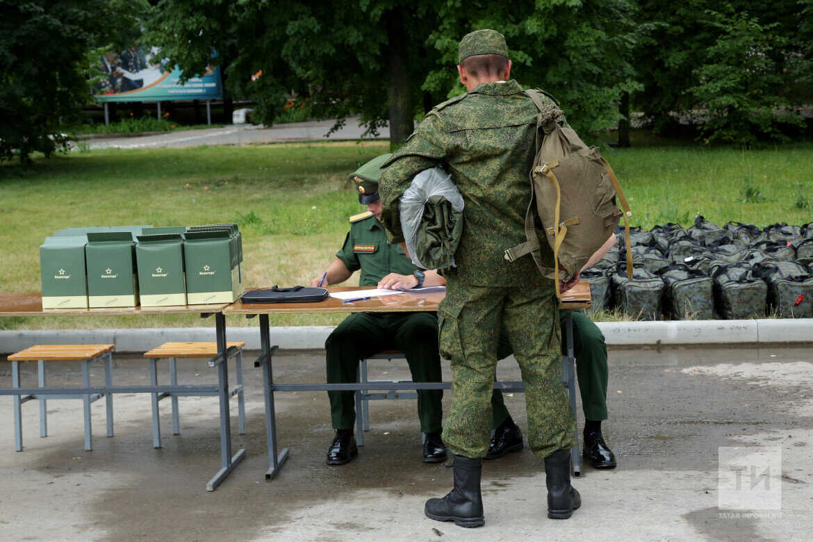 В первые сутки частичной мобилизации в военкоматы, не дожидаясь повесток, пришли порядка 10 тысяч человек Фото: © Султан Исхаков / «Татар-информ»