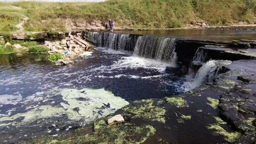 Тосненский водопад в Ленинградской области (Гертовский порог на реке Тосна), август 2022.