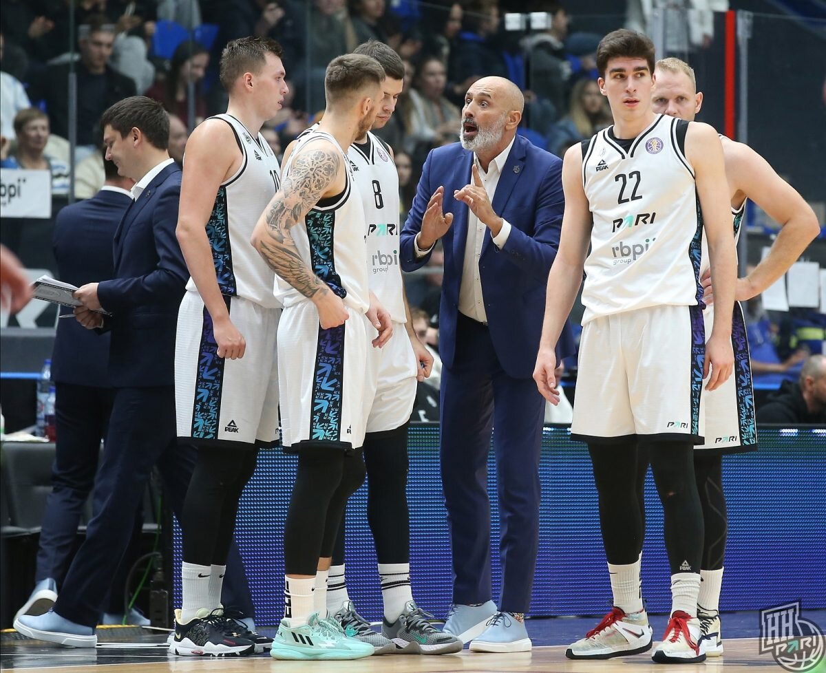    После неудачного матча с УНИКСом наставник Дмитрий Витюгов