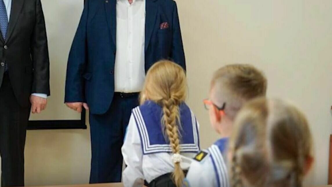     В кадетской школе Ставрополя детей учили обороняться против нападения стрелков, сообщает корреспондент NewsTracker.