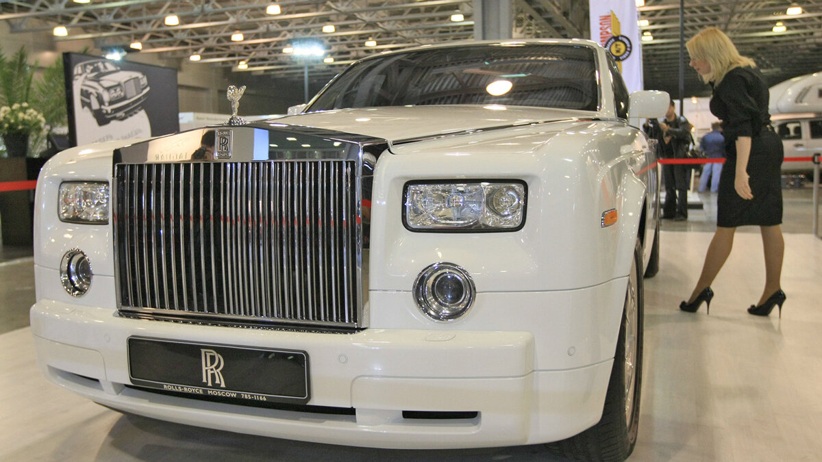    %Автомобиль марки "Rolls-Royсe"© РИА Новости . Руслан Кривобок