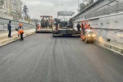    В Жуковском началась укладка асфальта на проезжей части тоннеля на площади Громова © Сайт Министерства транспорта и дорожной инфраструктуры Московской области
