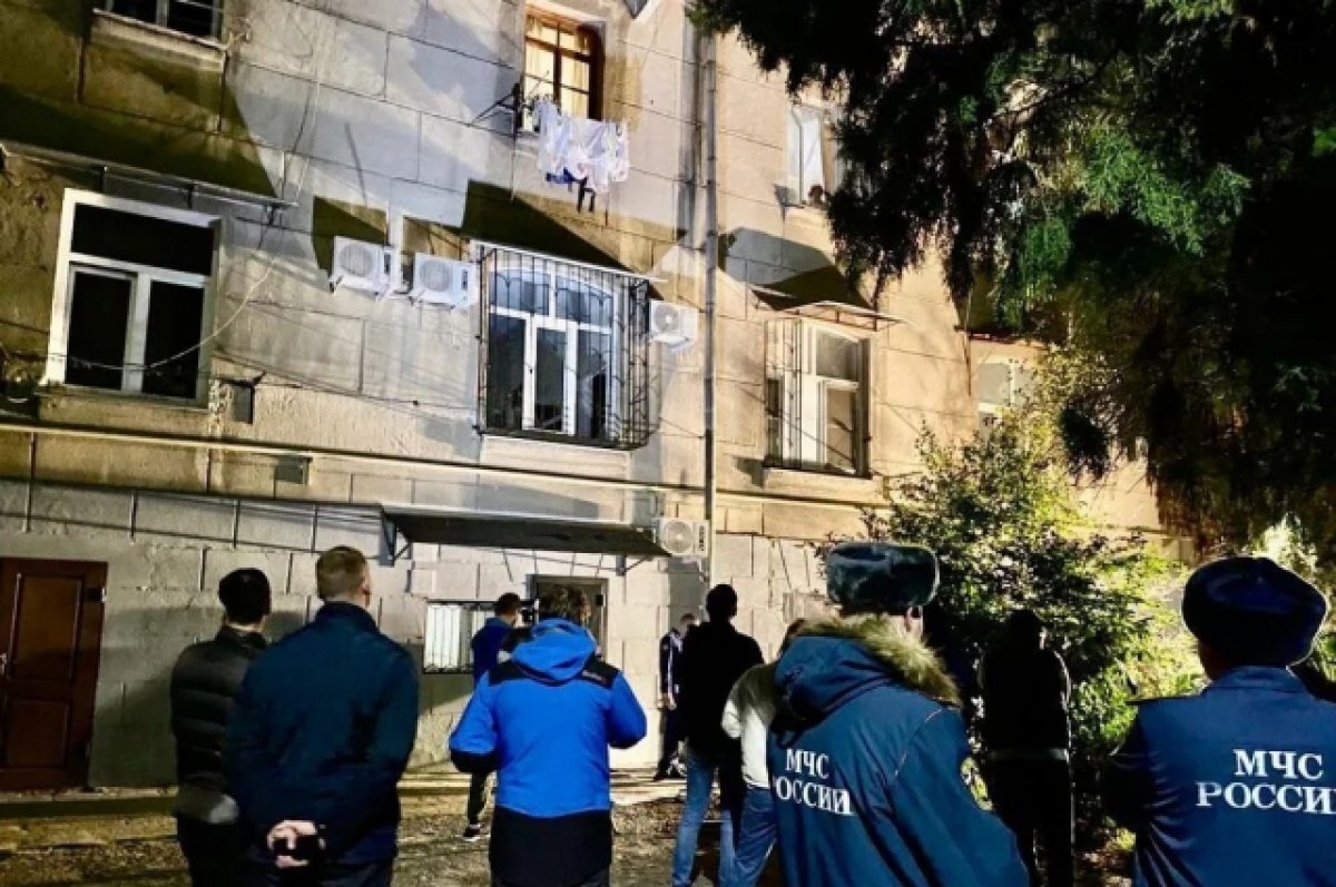   Следователи Сочи возбудили дело после гибели людей при обрушении балкона
