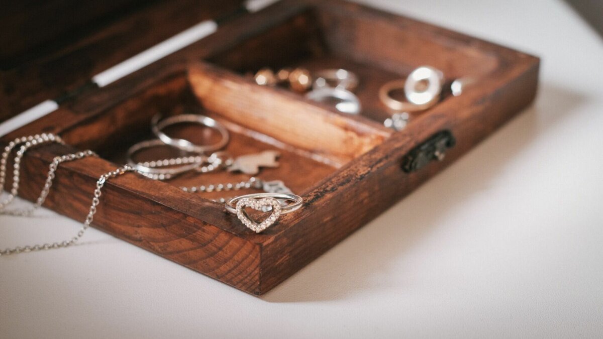     Нижегородца осудили за кражу ювелирных изделий. Об этом рассказали в пресс-службе областной прокуратуры.