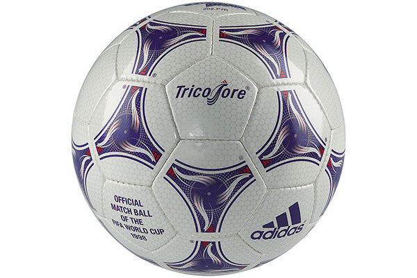 Tricolore - официальный мяч чемпионата мира во Франции.