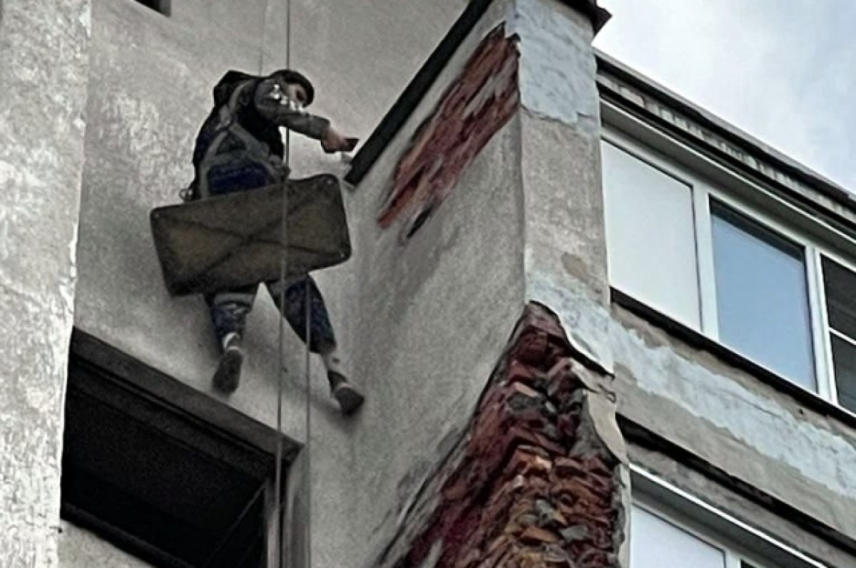    Специалисты снова осмотрели девятиэтажку на улице Марата в Мурманске