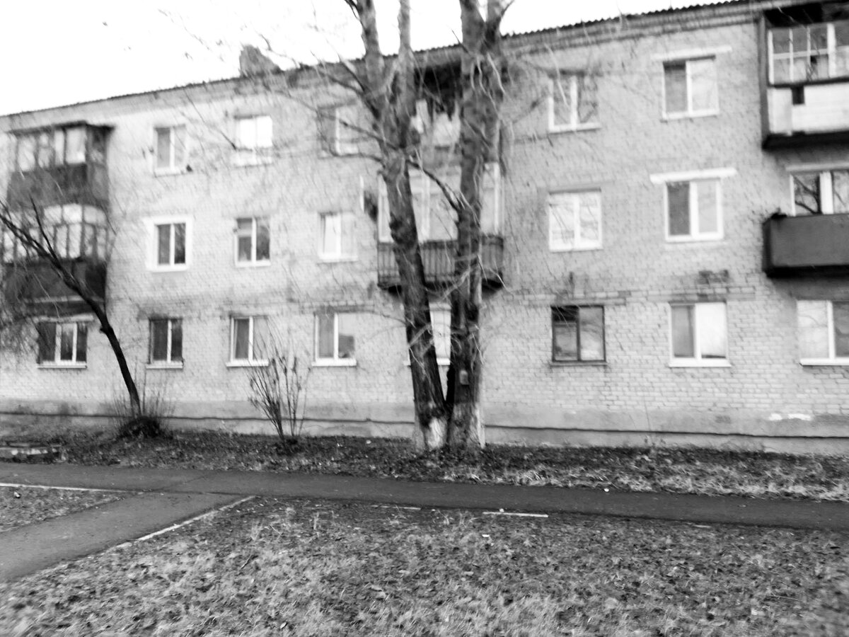 Нас заселяют в тюремные «казематы»