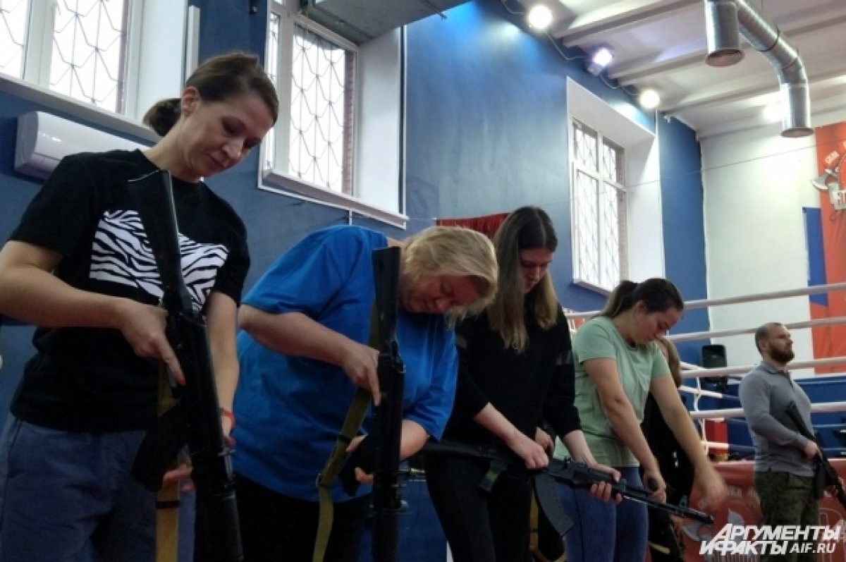    «30 секунд на спасение». Где учат разбирать «Калаш» и уворачиваться от мин