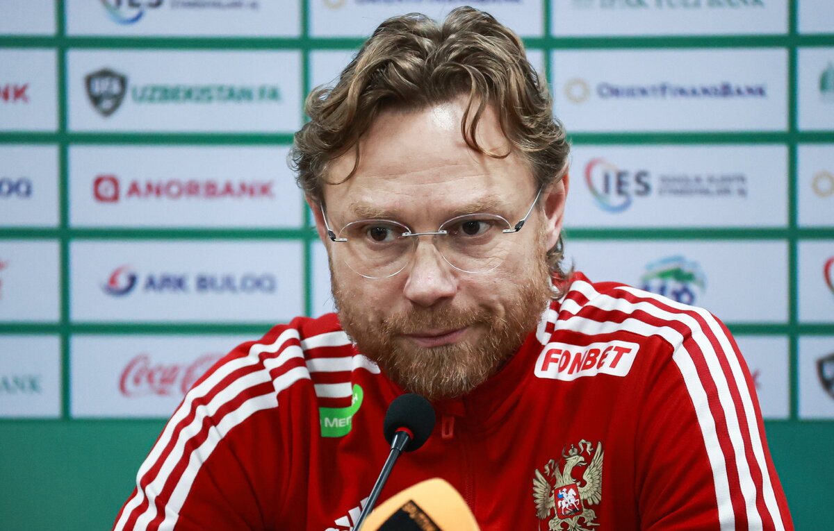    Главный тренер сборной России по футболу Валерий Карпин  Сергей Фадеичев/ТАСС