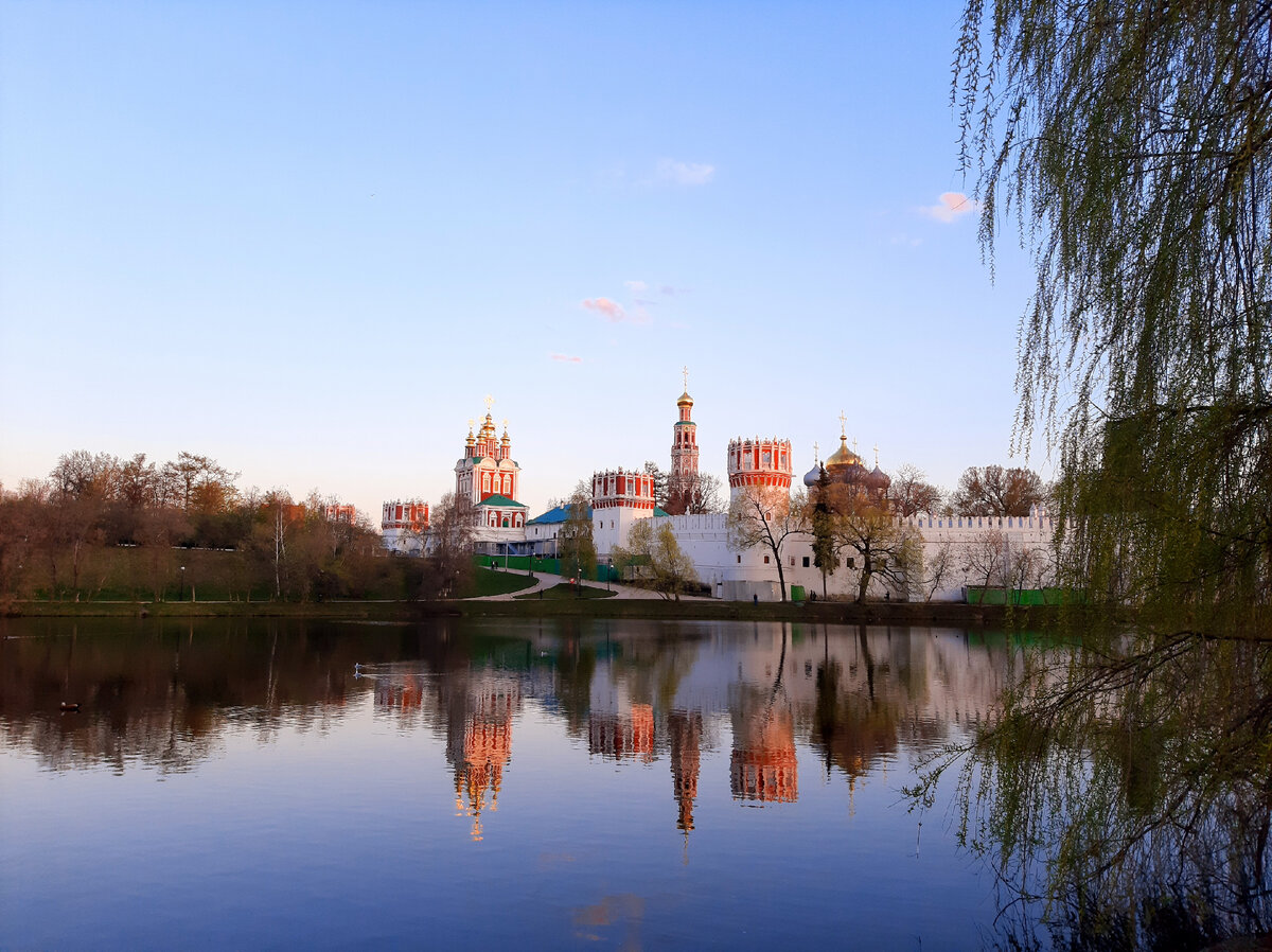 Фото  автора : Новодевичий женский монастырь, Москва.