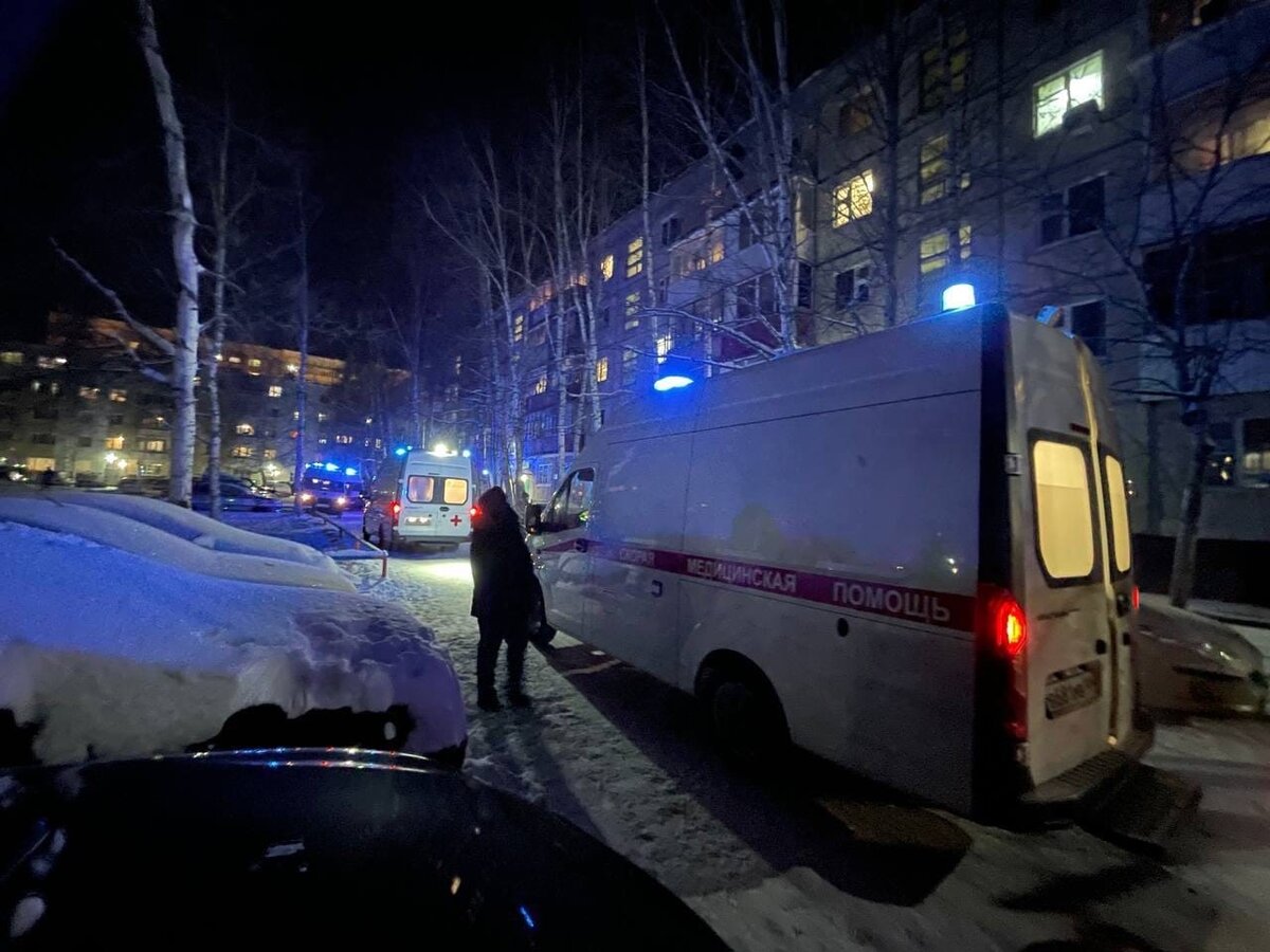    Медики оказали помощь пятерым пострадавшим при ЧП в Нижневартовске