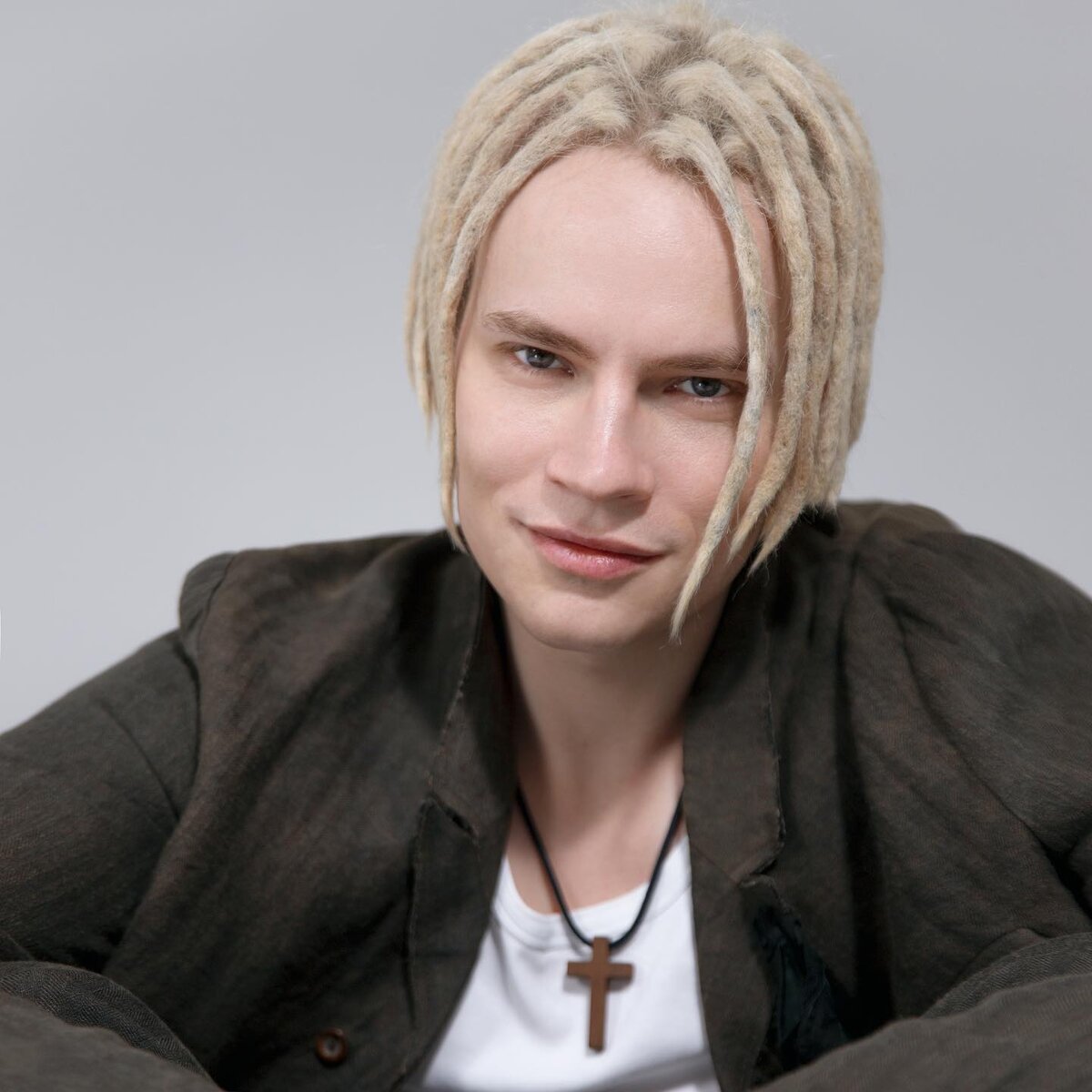    Певец рассказал о личной жизниСоцсети SHAMANa