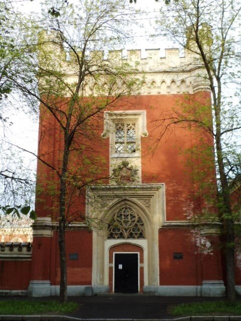 В этой части Конюшен и был вход в Бювет!) Фото автора.