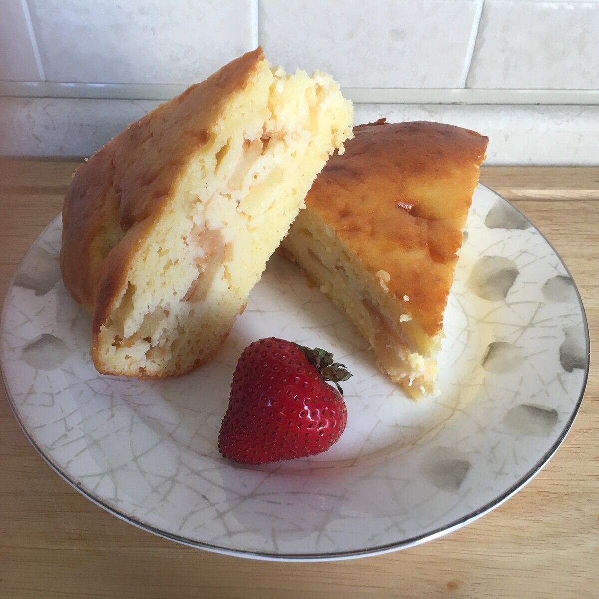Творожная шарлотка с яблоками