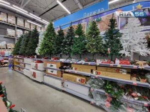  📷    РИА56 выяснило, сколько стоит искусственная елка в Оренбурге Белов Михаил Александрович