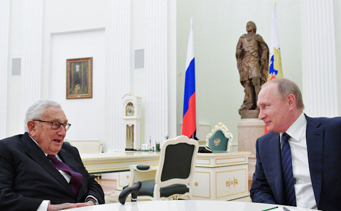 Президент России Владимир Путин встретился с бывшим госсекретарём США Генри Киссинджером. Это было ровно пять лет назад, в декабре 2016 года. 