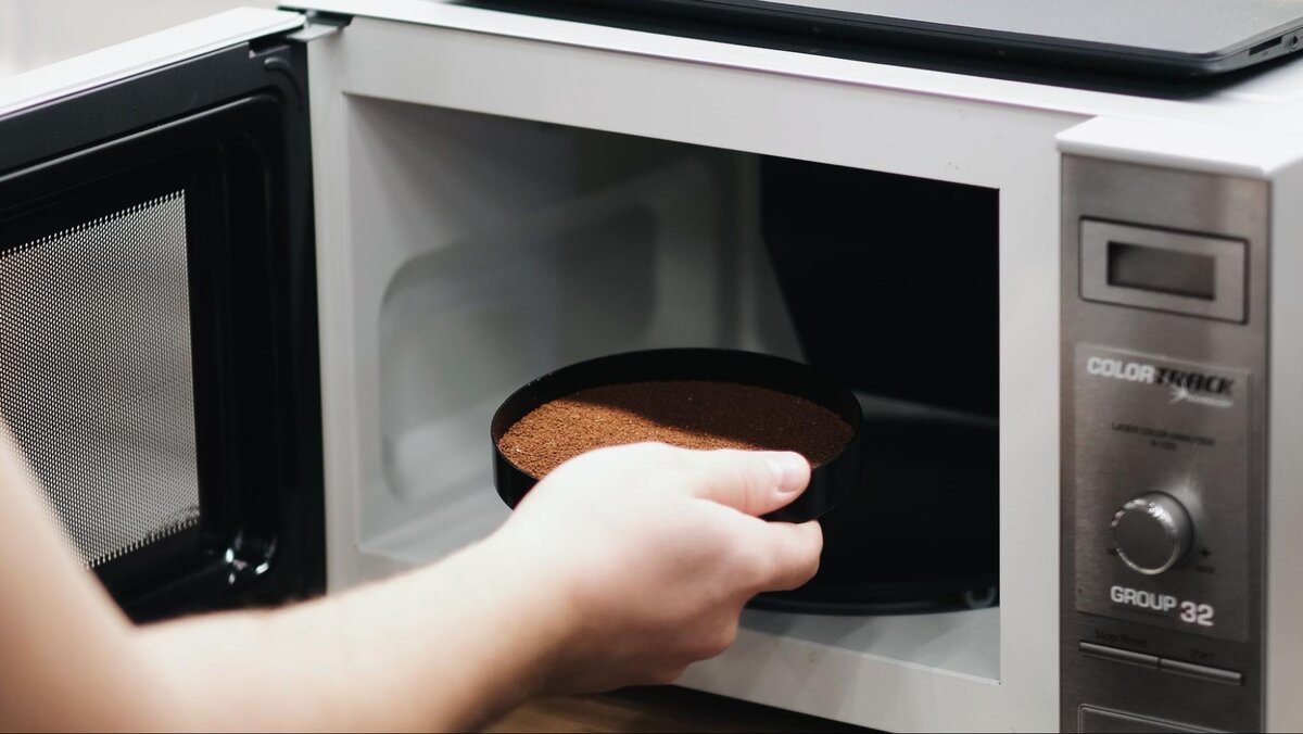 
На производстве мы измеряем цвет зерна каждой партии лазерным колориметром