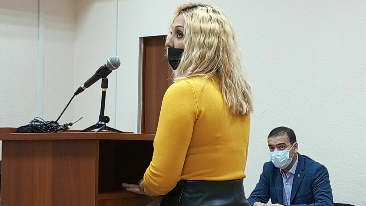     Заседание переносится уже в четвертый раз.