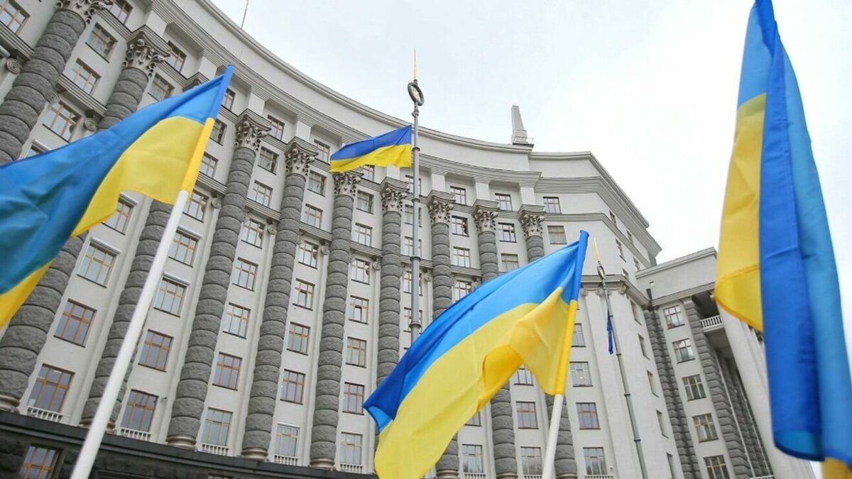     Президент Украины Владимир Зеленский в своем видеообращении заявил, что 2023 год станет решающим в противостоянии. По словам украинского лидера, Киев осознает риски и видит желаемые результаты противодействия.