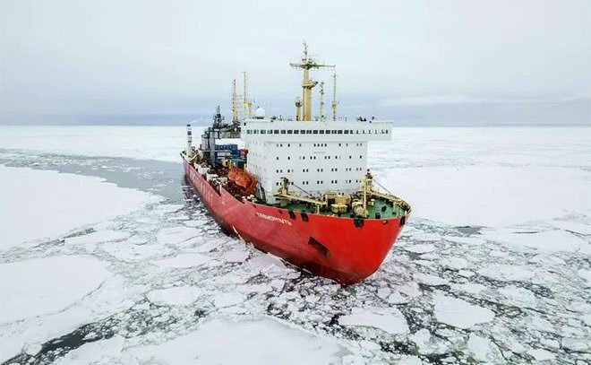    Атомный лихтеровоз «Севморпуть»