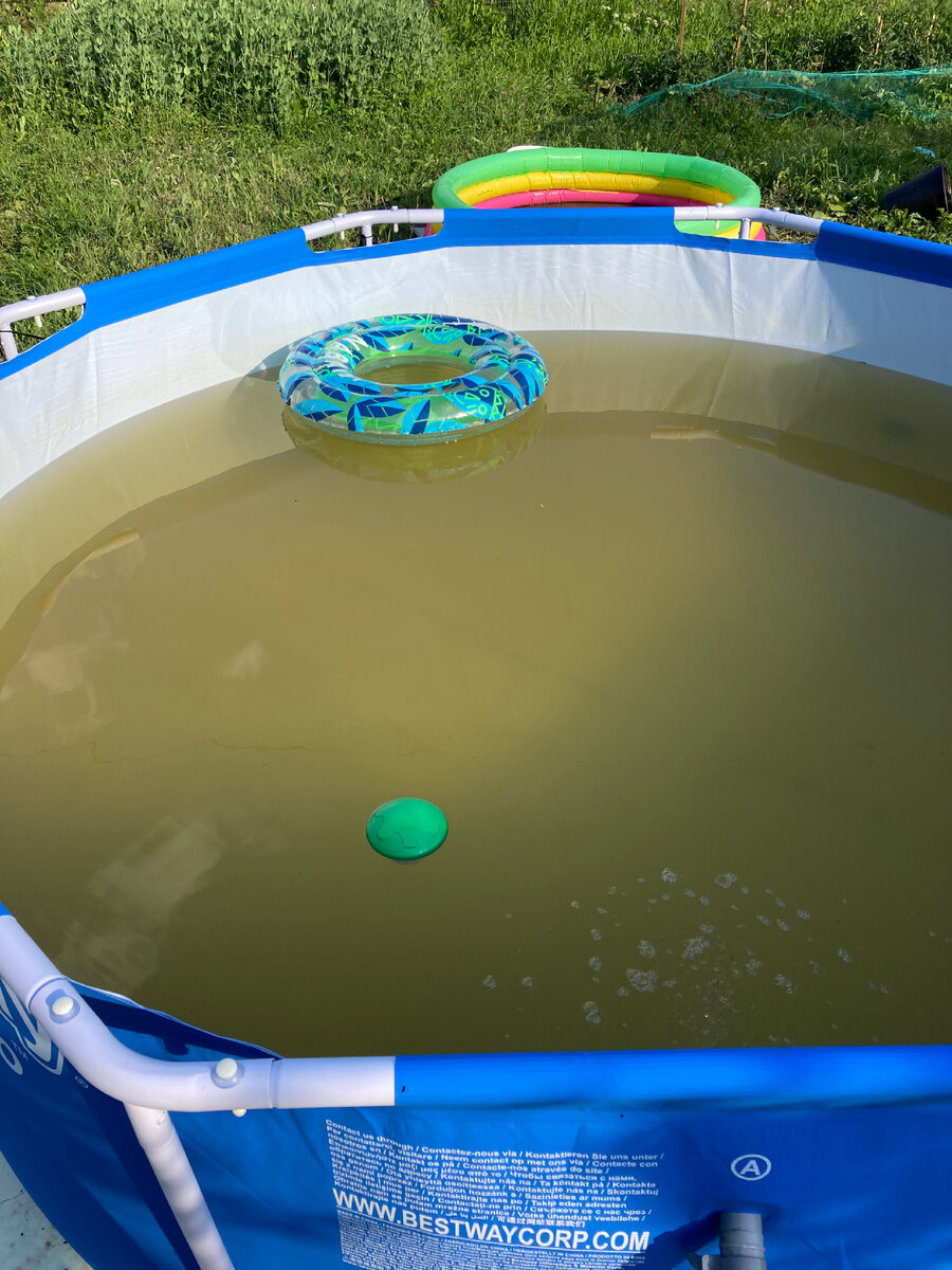 Водичка в бассейн набранная у соседей